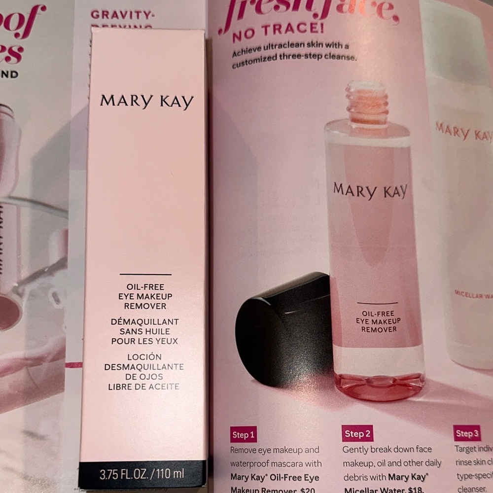 Mary Kay Oil-Free Eye Makeup Remover in Soft Pink